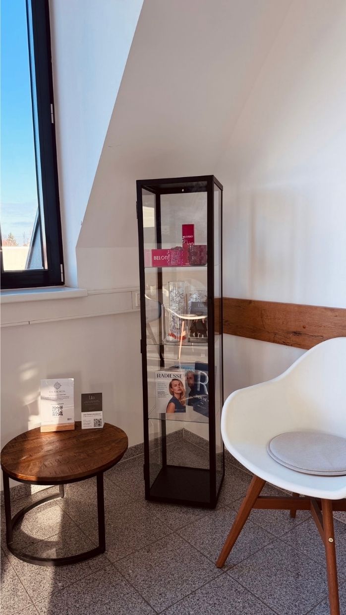 images/Website_Bilder/Raum_Duesseldorf7.jpg#joomlaImage://local-images/Website_Bilder/Raum_Duesseldorf7.jpg?width=698&height=1240